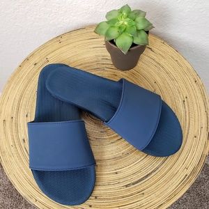 Indosole Women's ESSNTLS Vegan All-Terrain Dream Cloud Slides in Shore Blue 6-7M